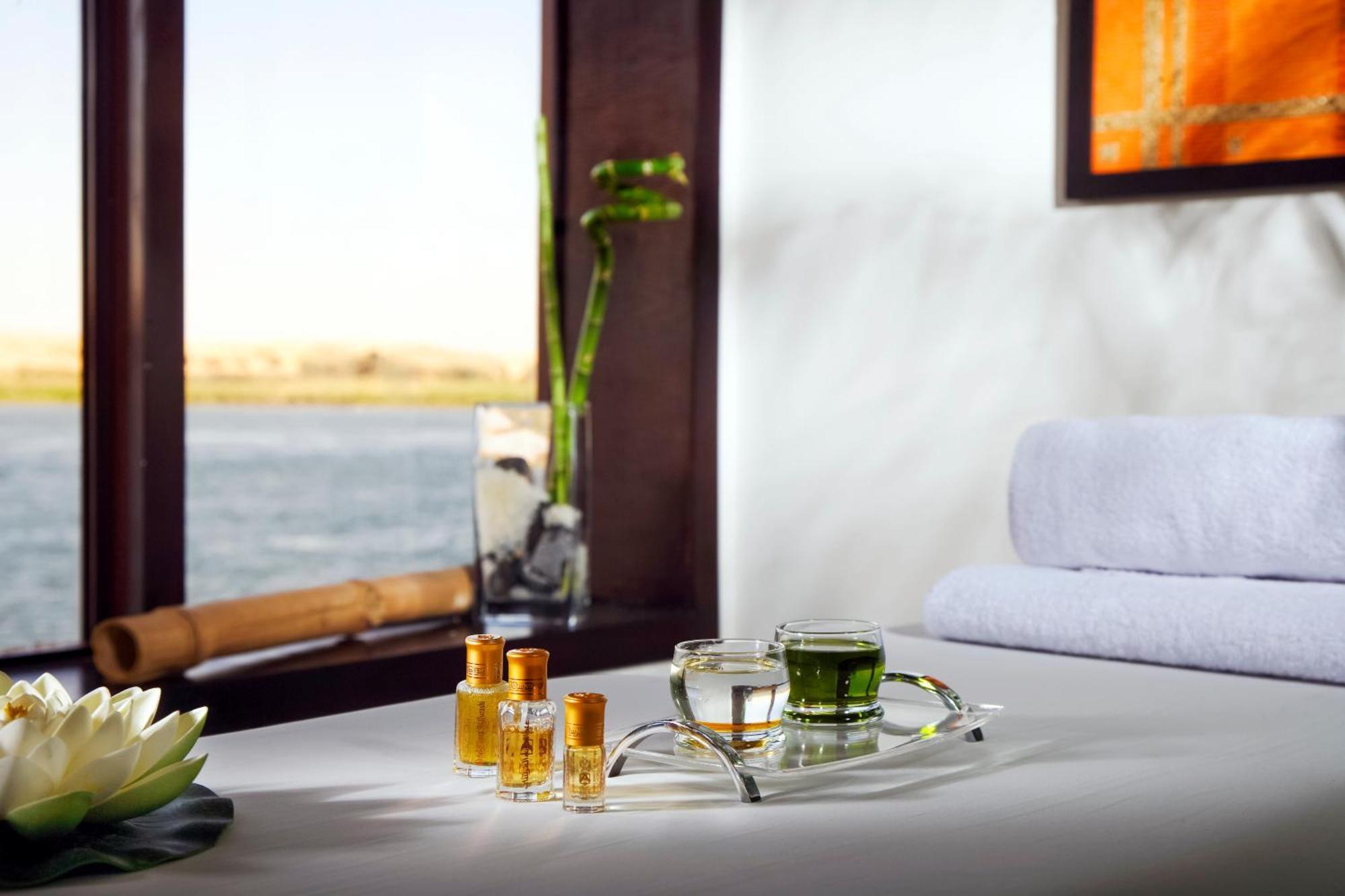 Moevenpick Royal Lily Nile Cruise, Every Monday Four Nights From Luxor, Every Friday Three Nights From Aswan - Including Excursions & Sightseeing Εξωτερικό φωτογραφία